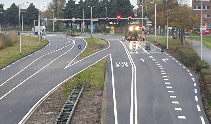 <p>Met het onderhoud maakte het waterschap de Rotterdamseweg dit jaar ook veiliger</p>