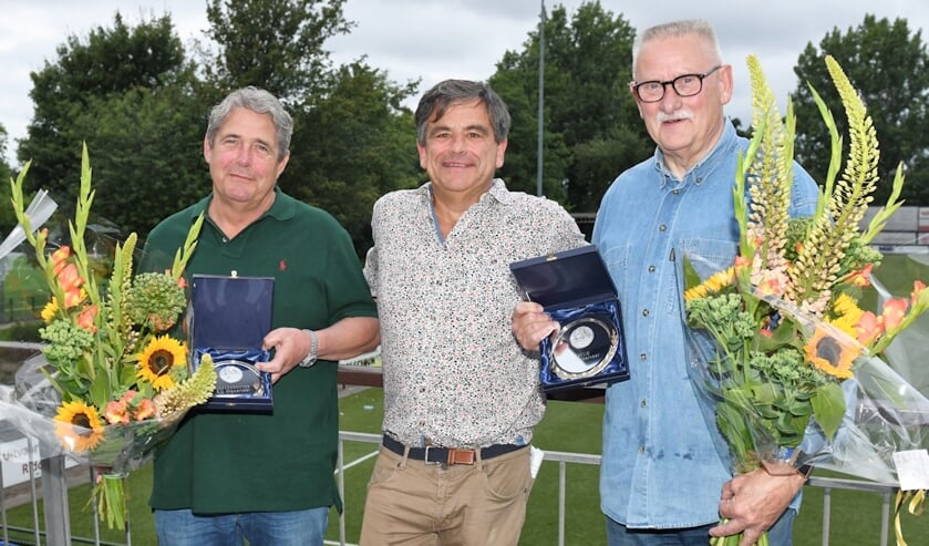 V.l.n.r.: Erevoorzitter Joop van Ettinger, voorzitter Rinus Hitzert en erelid Gilles Brandt.
