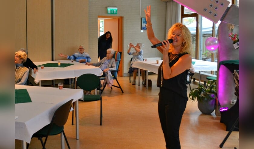 <p>Anne-Marie Boekelman zorgde voor het entertainment. </p>
