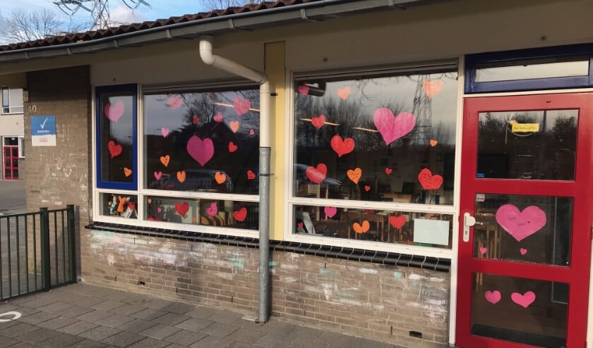 <p>Op de noodopvang van cbs De Parel missen ze de andere kinderen.</p>