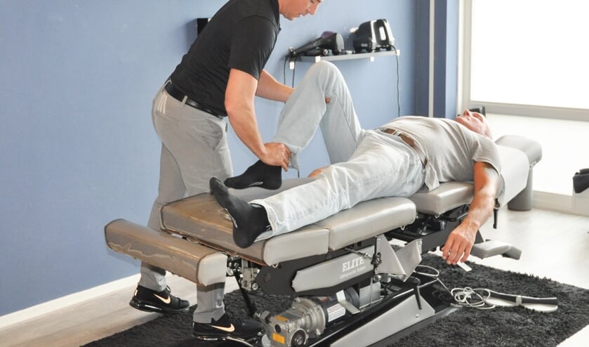 <p>Chiropractor aan het werk. Kan dit binnenkort weer? </p>