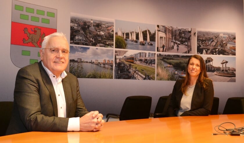<p>Cees Schaap en Tanja de Jonge: 'Je hebt een andere rol in je eigen gemeente'. </p>