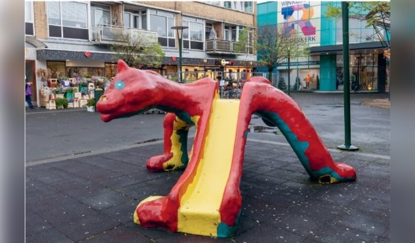 <p>De draak van het Sint Jorisplein gaat na dertig jaar ten onder, want de herkenbare glijbaan is niet meer veilig. </p>
