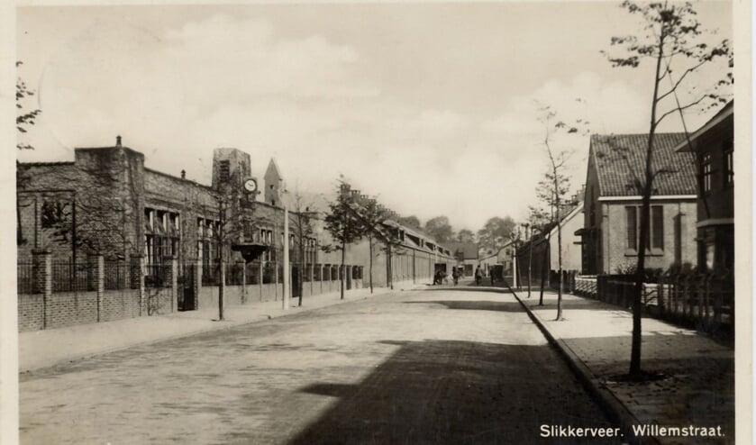 <p>Een foto van hoe de Nutsschool in Slikkerveer er vroeger uit zag. </p>
