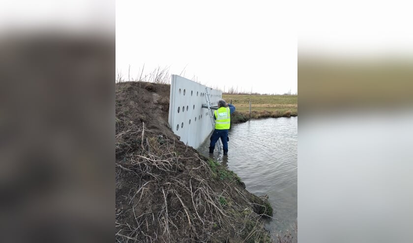 <p>De gaten zijn inmiddels weer gevuld met zand. </p>