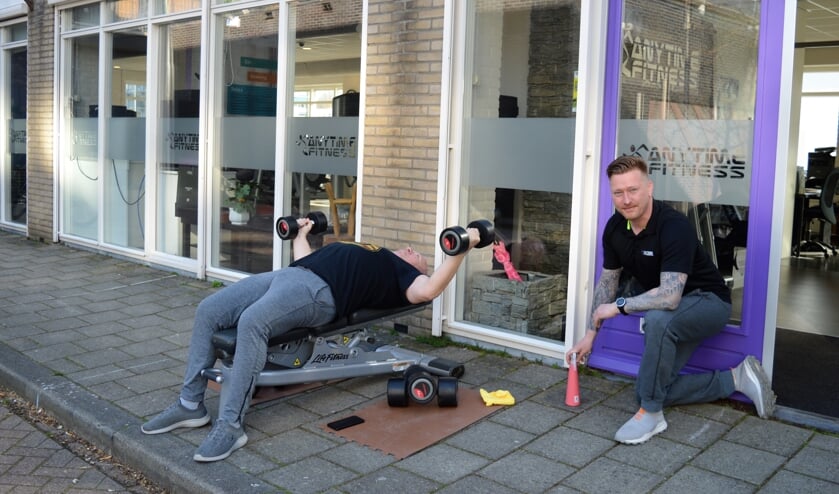 <p>Binnen sporten mag nog steeds niet, dus kun je bij Anytime Fitness buiten bewegen. </p>