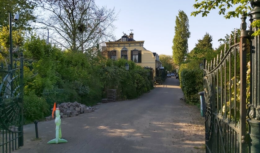 <p> In huis Bijdorp aan de Voordijk was de praktijk van dokter Karbaat gevestigd. </p>