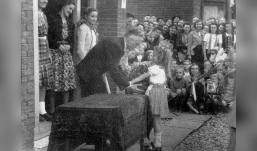 <p>Welkom thuis voor Frans van Rij na de bevrijding in 1945. </p>