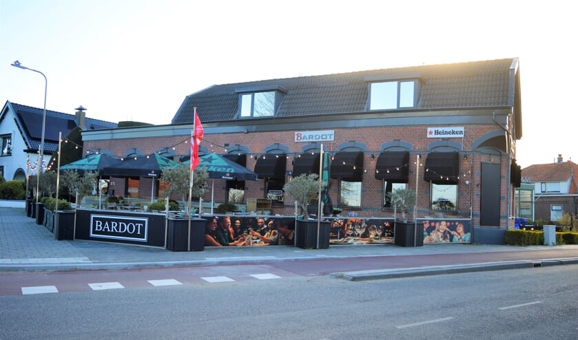 <p>Bardot met het terras aan de Lagendijk</p>