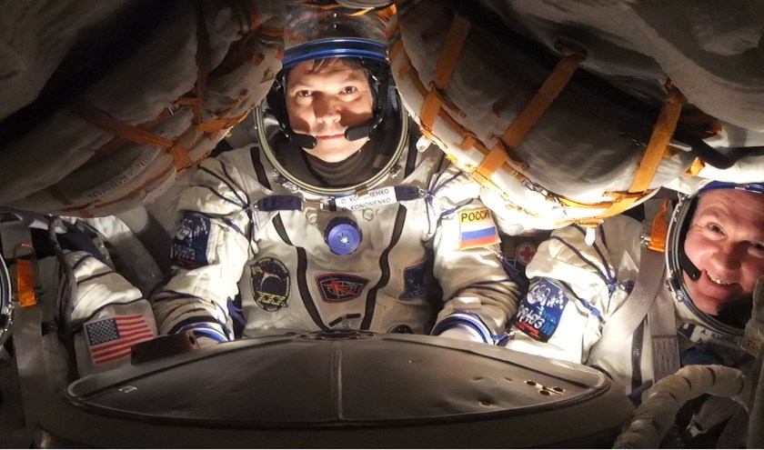 Space Expo heeft tot en met 30 oktober een primeur. Daar mag voor het eerst buiten Rusland de Sojoez-capsule van André (rechts) worden getoond. | Foto: PR