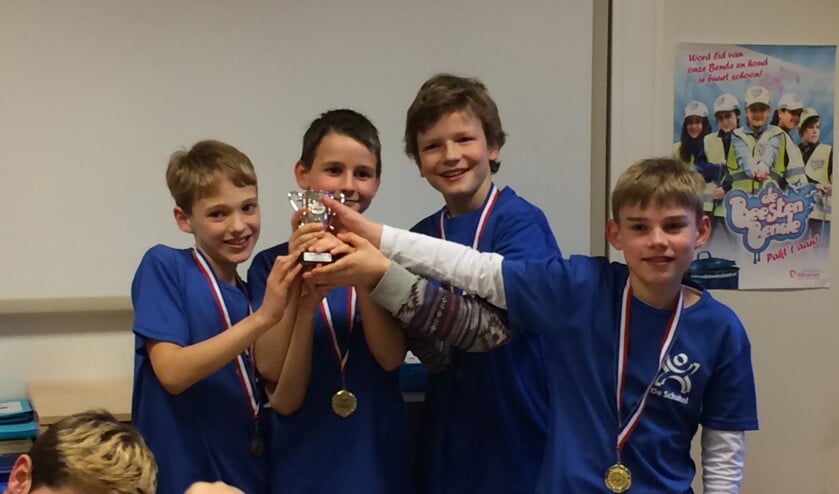Het winnende team met v.l.n.r. Thomas Kentstra, Floris Dekker, Niels Huisman en Lennard van der Eng. | Foto: PR