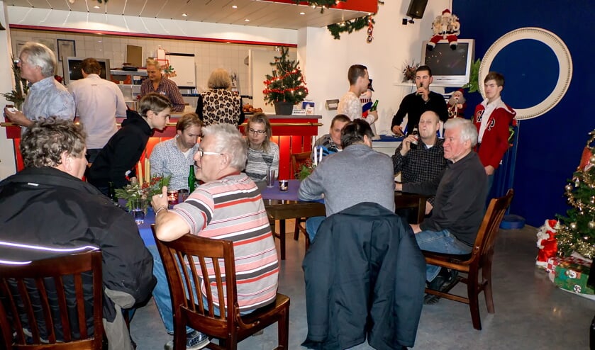 Gezelligheid is ook een kenmerk van muziekvereniging Tamarco, die jong en oud verbindt. Wat tijdens de nieuwjaarsreceptie weer duidelijk te merken was. | Foto: J.P. Kranenburg