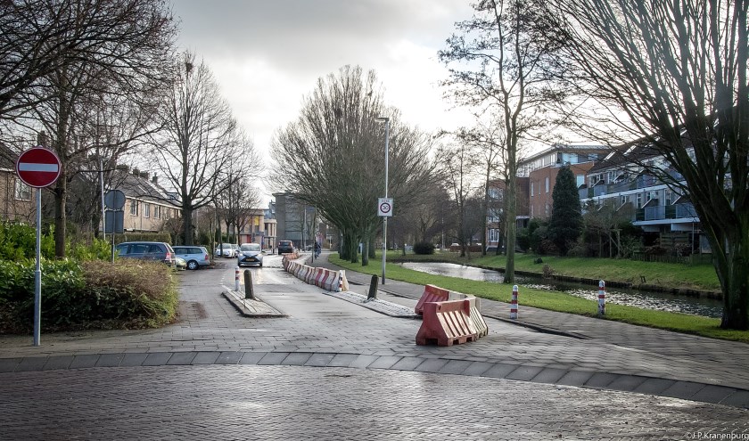 De Van der Marckstraat is vanaf de kruising met de Lijnbaan afgesloten richting de Vronkenlaan. | Foto: J.P. Kranenburg