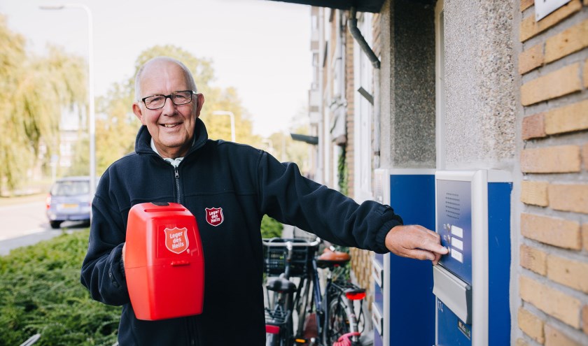 De vrijwilligers van het Leger des Heils komen in de week van 27 november tot 2 december met de collectebus aan de deur.