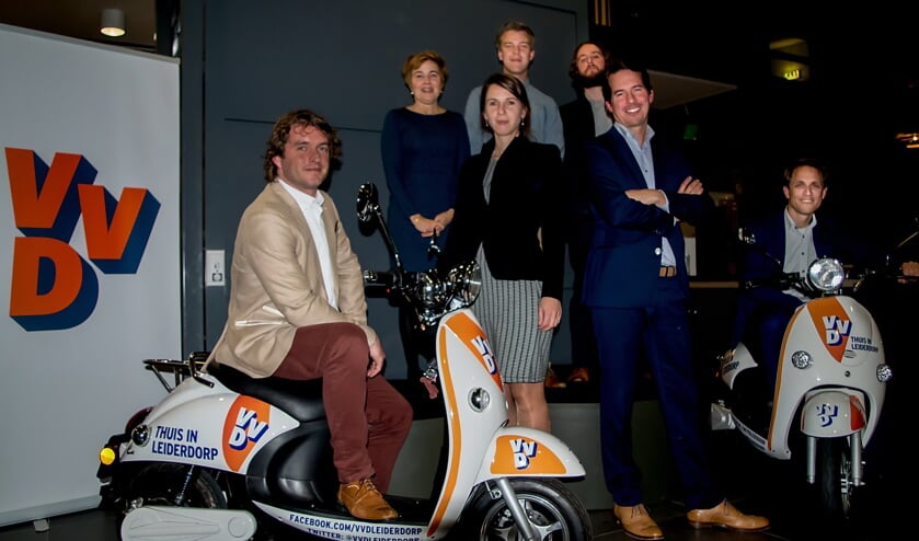 V.l.n.r. Bart Hoenen, Brigitte van Elburg, Martine Breedveld, Tom Mentink, Thomas Offerman, Frank van Noort en en Niels Verwers.