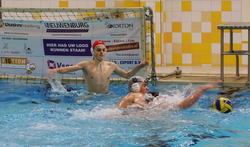 Keeper Quinten van Buul (met rode cap) had zaterdag een glansrol. | Archieffoto