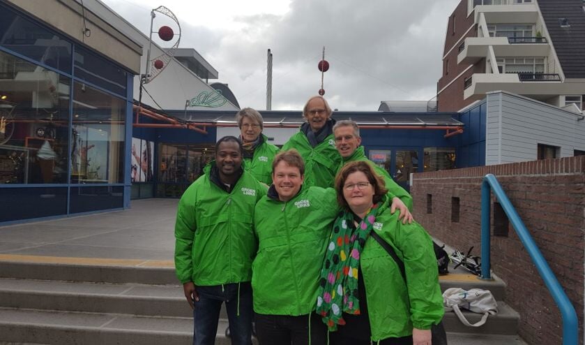 De fractie en steunfractie van GroenLinks met links vooraan het nieuwe raadslid Ibrahima Bah. | Foto: PR