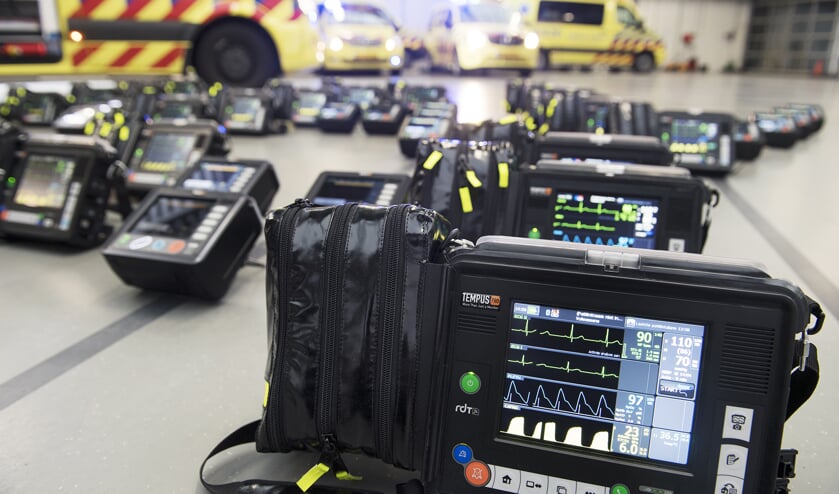 Nieuwe hartmonitoren voor alle ambulances van de RAV Hollands Midden. | Foto: Edwin Walvisch