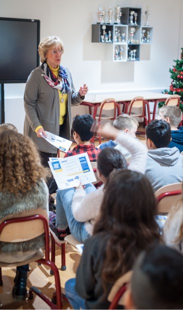 Burgemeester Driessen voor de klas.