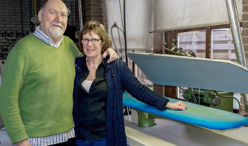 Jeannette en Jacques in de stomerij. | Foto: J.P. Kranenburg