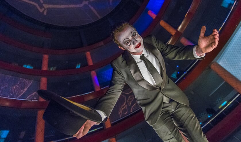 Het festijn begon met een spectaculaire voorstelling van stadsgezelschap PS|theater in samenwerking met het Blauwe Uur.