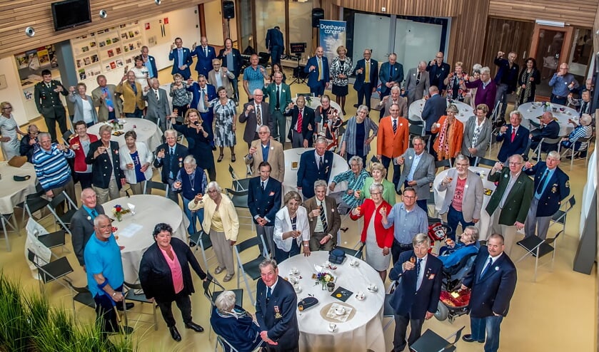 De veteranendag in Leiderdorp werd druk bezocht. | Foto: J.P. Kranenburg