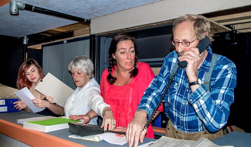 De spelers van Post, v.l.n.r. Charlotte Huiberts, Tilly Lansbergen, Mariëtte Groenewegen en Hans van der Veen. | Foto: J.P. Kranenburg