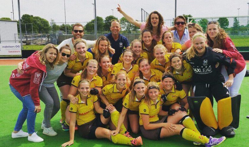 Het eerste damesteam van Alecto.