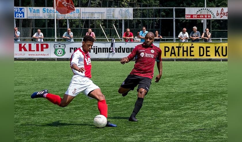 A-junior Noah Libbenga speelde als een ervaren verdediger in het eerste team.