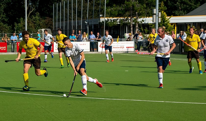 In de tweede helft was Ommoord meer in het offensief. | Foto: J.P. Kranenburg
