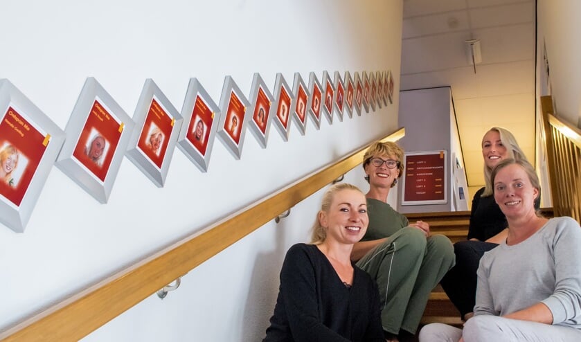 v.l.n.r.: Marjolijn Beuzekamp (Ontspan Me), Alina Esseboom (Alina Zwangerschapsyoga), Stefanie de Koning (Yoga en meer!) en Jody Kreeft (Ontspan Me). | Foto J.P. Kranenburg.