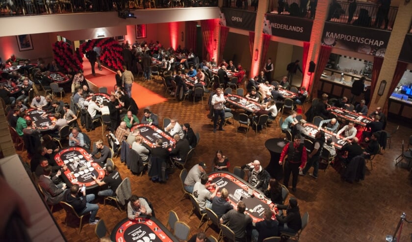 <p>Het Open Nederlands Kampioenschap Poker in betere tijden, toen de horeca nog open was.</p>