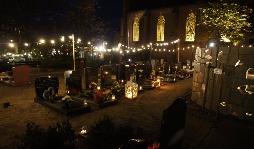 <p>Allerzielen in het licht in Voorhout in 2018. | Foto: pr.</p>