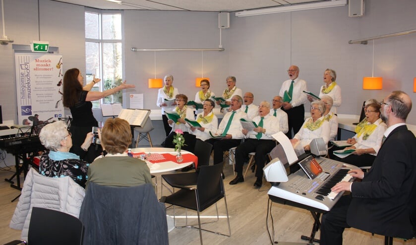 Koor Eigenwijs zingt op Valentijnsdag met een extra scheutje liefde. | Foto: Annemiek Cornelissen