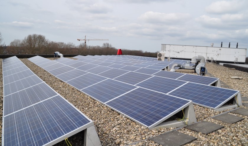 Zonnepanelen op het dak hebben in Leiderdorp vooralsnog geen invloed op de WOZ waarde van een gebouw.