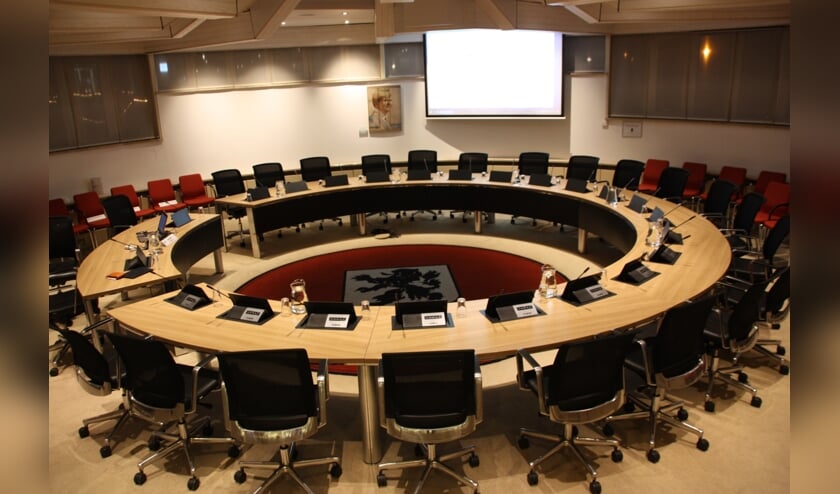 <p>Er wordt wederom gepraat over het in gebruik nemen van een permanente raadzaal. | Foto: Archief</p>