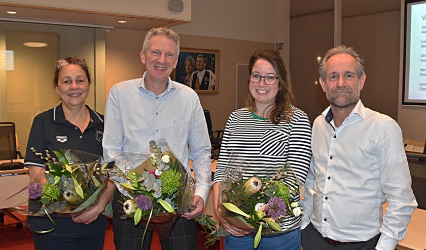 Finalisten Carolien Doesburg (De Columbiaan), Ronald Vonk (TL), Denise Esser (UGSV) en Peter Bergman (TL). | Foto: Piet van Kampen