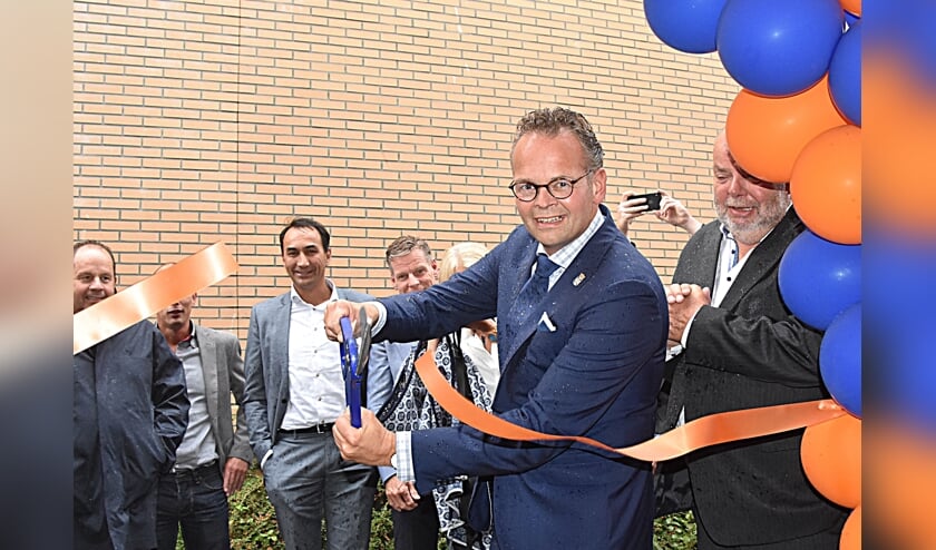 <p>De opening van de RTV Katwijk studio</p>