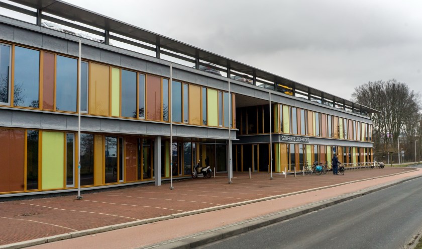 Het gemeentehuis aan de Willem-Alexanderlaan.