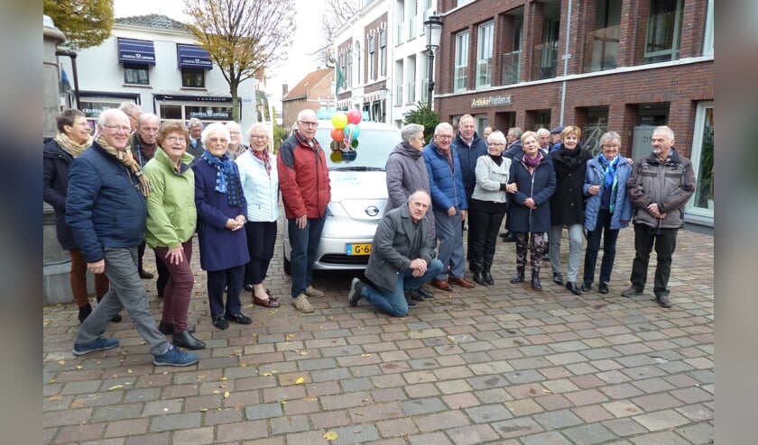 De nieuwe Seniorenbus werd afgelopen november in gebruikgenomen, maar stond sinds 16 maart stil vanwege de coronapandemie. Vanaf 25 maart gaat-ie weer rijden, maar wel met een aantal beschermende maatregelen.