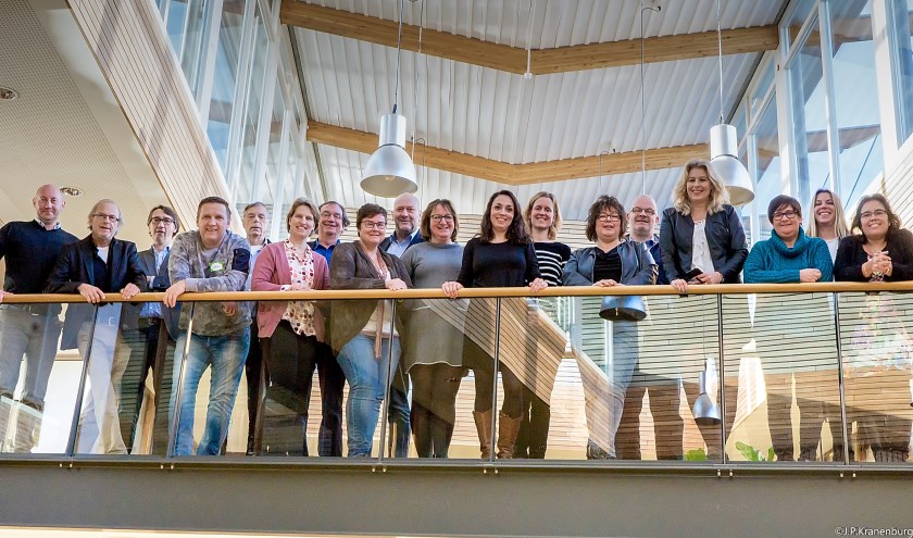 De startbijeenkomst van de tweede Job Buddy groep in januari 2017. Astrid Selier staat tweede van rechts. | Archieffoto: Johan Kranenburg