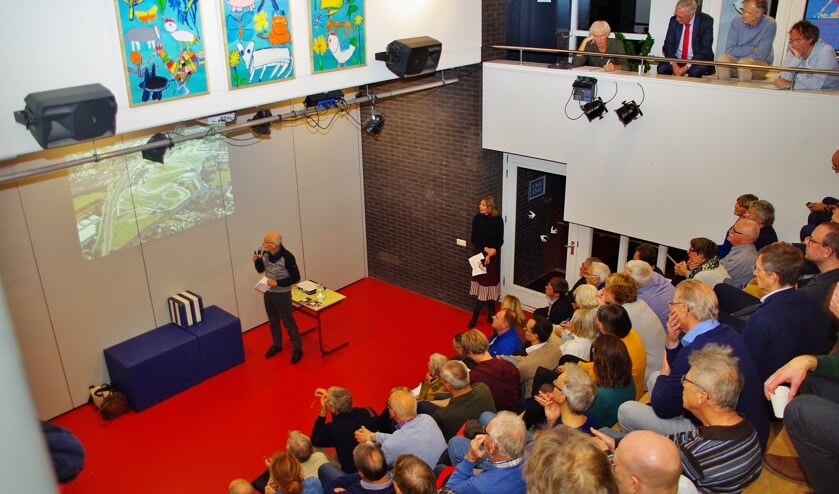 <p>In november 2019 werd een Informatieavond gehouden om de Aquathermie toe te lichten. | Archieffoto W. Timmers</p>