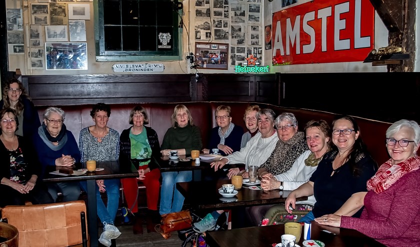 De Straatjutters op hun verjaardagsfeestje. | Foto: J.P. Kranenburg