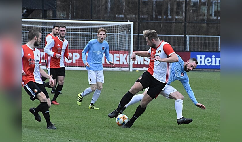 Jaap van Duijn, half vallend kon ook geen potten breken. | Foto: Piet van Kampen