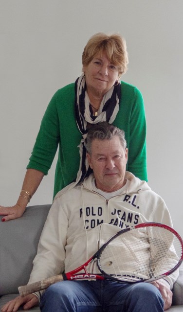 Mevrouw Zaat met haar man Wim. Hij heeft een tennismaatje via WelzijnsKompas. | Foto: pr