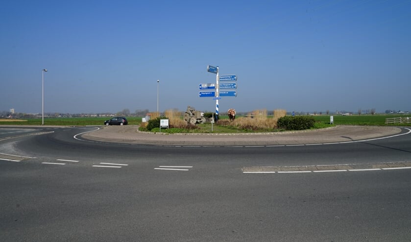 De 'Koeienrotonde' tegenover de Schildwacht in de Leyhof.