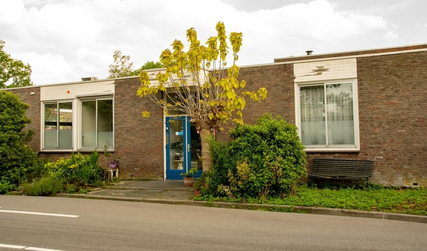 Het voormalige kantoor van de gemeentewerf heeft wel een opknapbeurt nodig voordat de bibliotheek hier terecht kan.