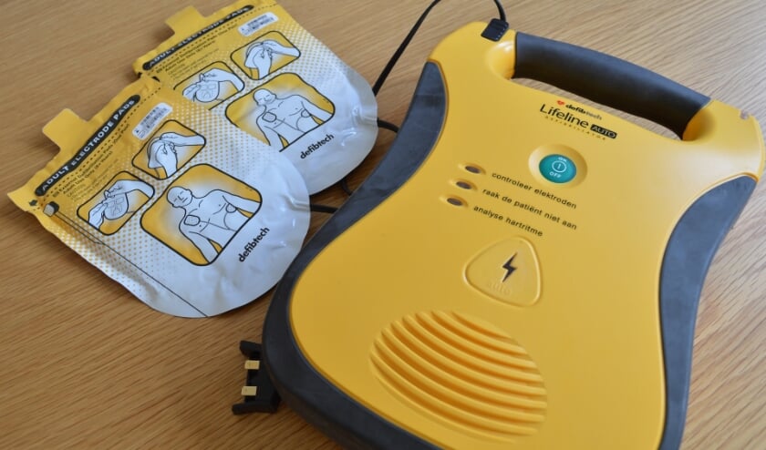 Een Automatische Externe Defibrillator, oftewel AED.