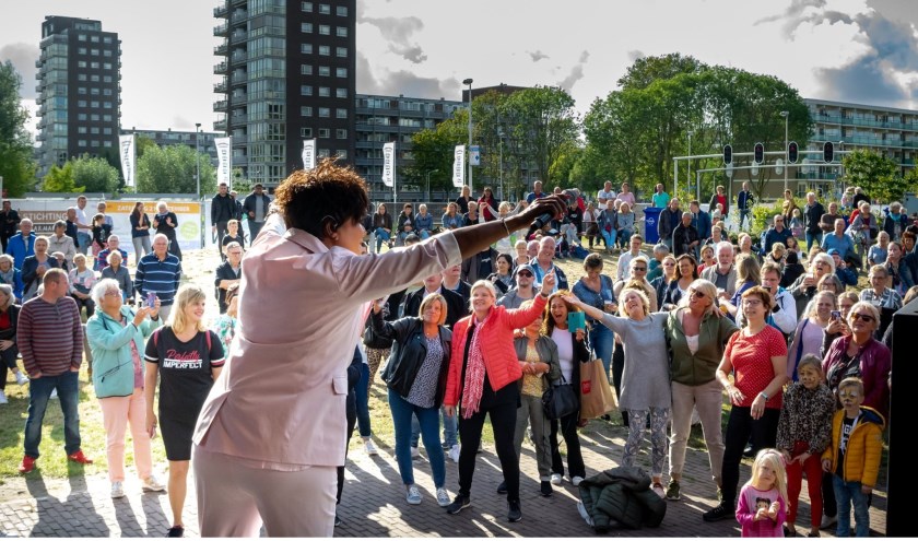 Ruth Jacott kreeg een enthousiast onthaal van het toegestroomde publiek.