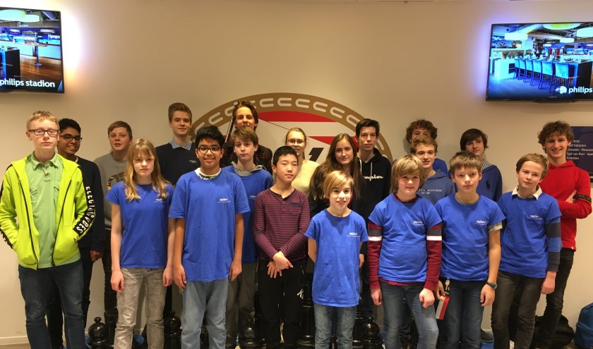 Alle spelers van de vijf teams van het Stedelijk Gymnasium Leiden. | Foto: PR